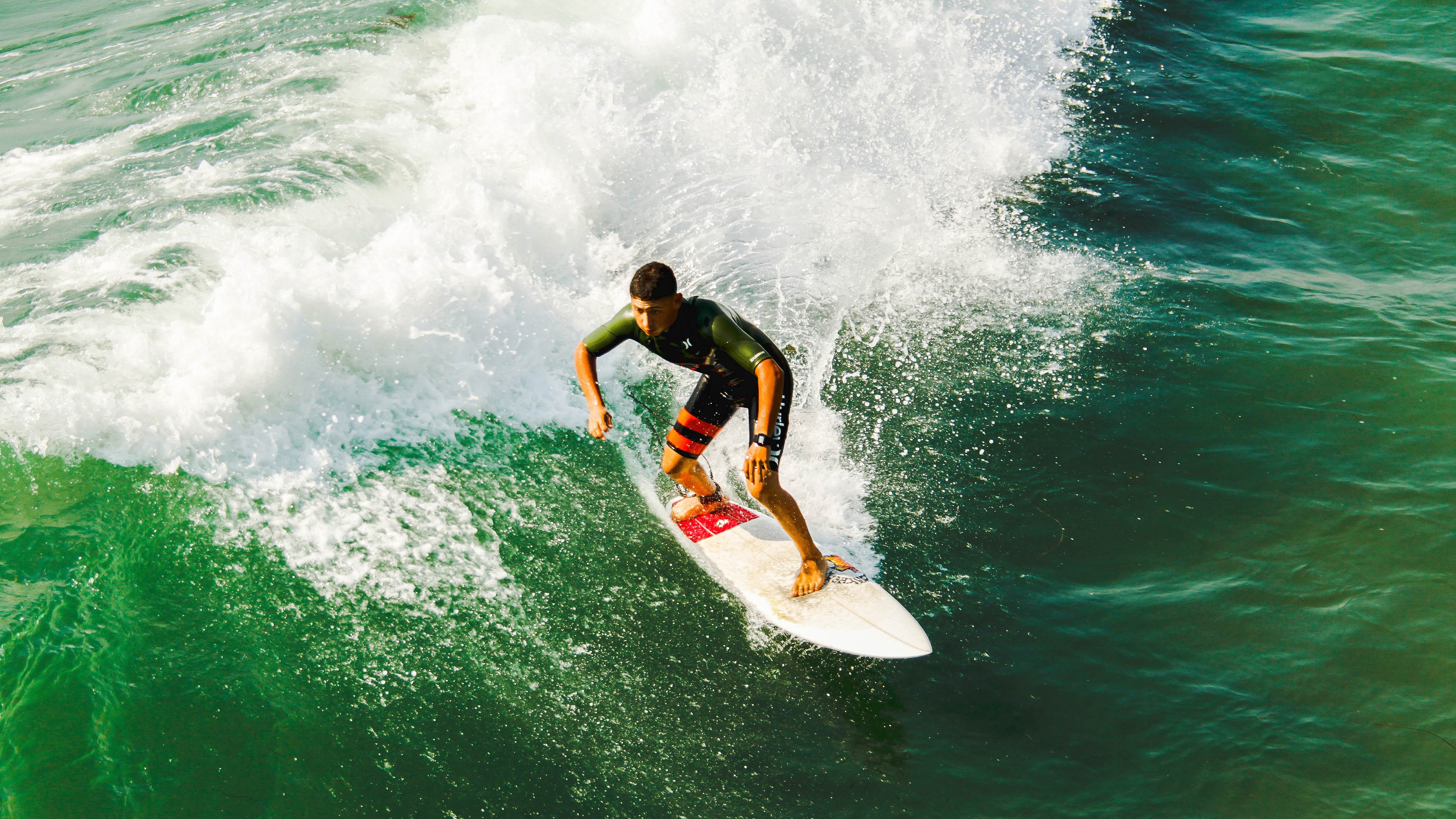 中超球队内部竞争激发球员潜能,中超内援政策